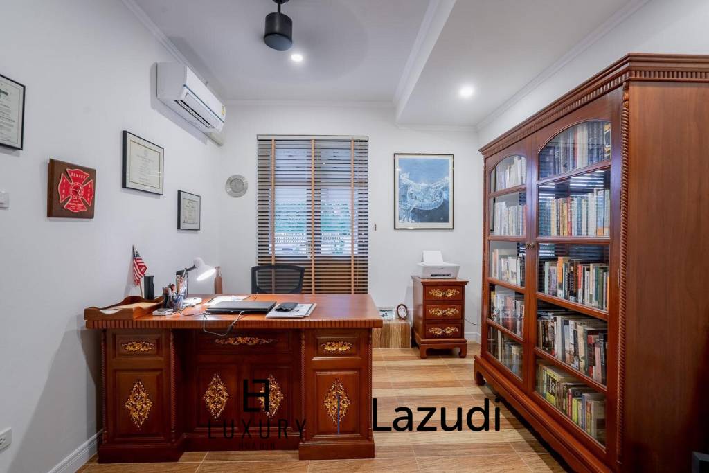 White Lotus 1: 5 Bedroom Bali Style Villa in Great Location