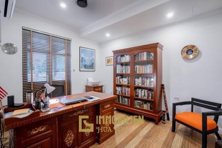 White Lotus 1: 5 Bedroom Bali Style Villa in Great Location
