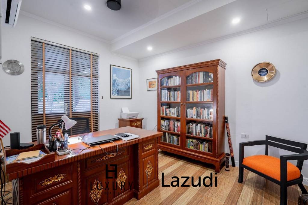 White Lotus 1: 5 Bedroom Bali Style Villa in Great Location