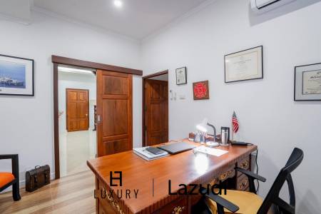 White Lotus 1: 5 Bedroom Bali Style Villa in Great Location