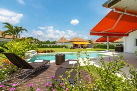 Mali Signature: Stunning 4 Bedroom Pool Villa