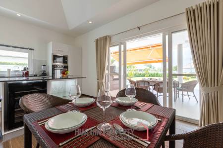 Mali Signature: Stunning 4 Bedroom Pool Villa