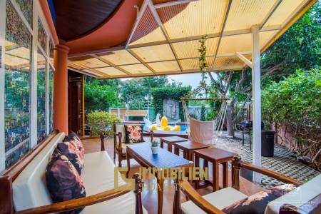 Zweigeschossige 4 Schlafzimmer Pool Villa im thailändischen Stil in Soi 88