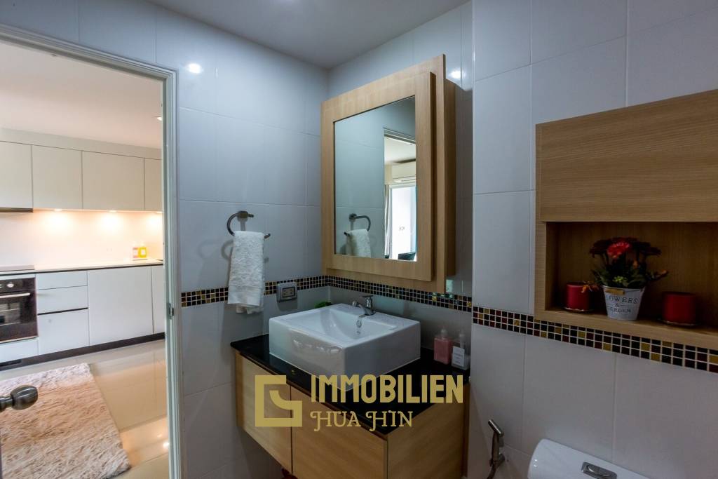 Designer-Eigentumswohnung mit Meer und Bergblick, mit 2 Schlafzimmern, 2 Bädern und einem Außen-Whirlpool