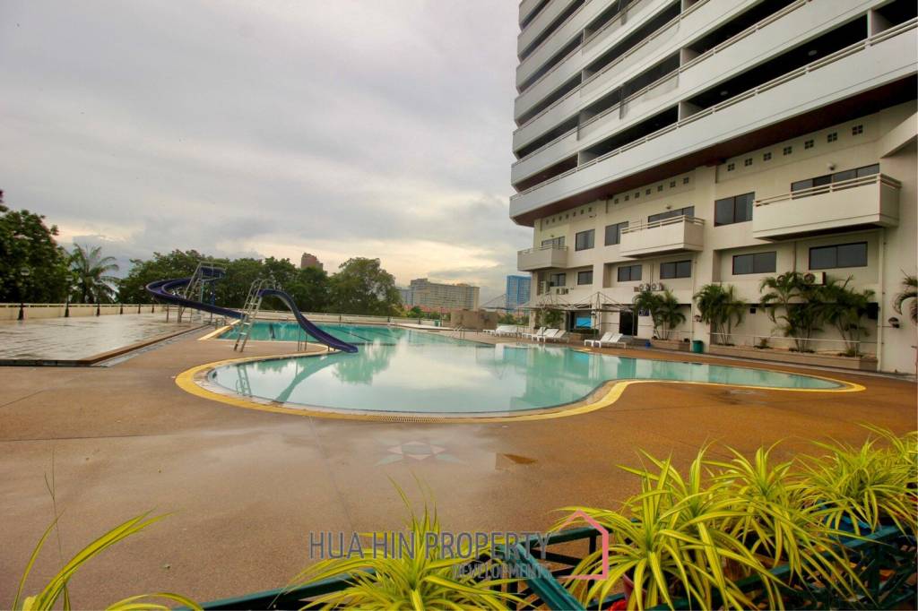 Cha Am Condotel: 4 Bedroom Condo Beach Front For Sale
