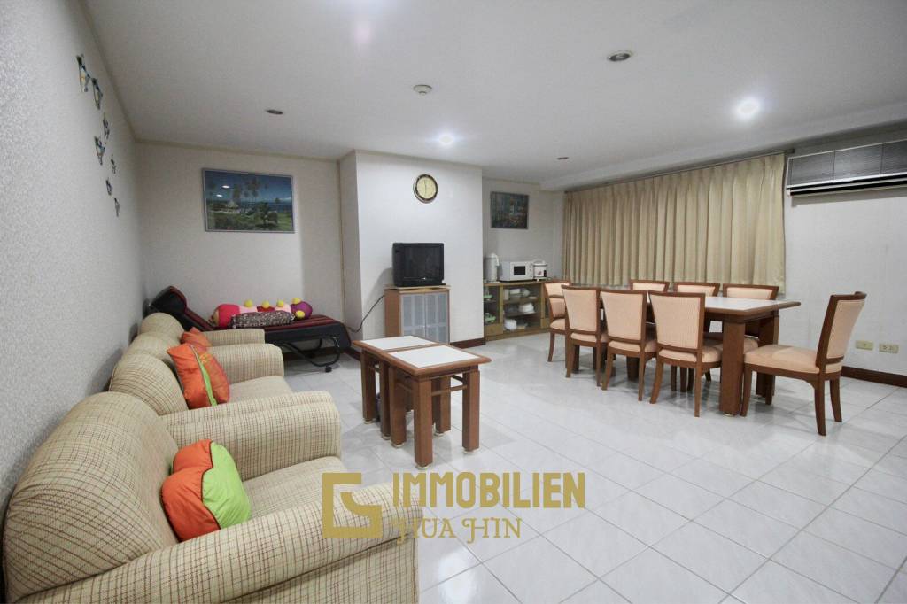 Cha Am Condotel: 4 Bedroom Condo Beach Front For Sale