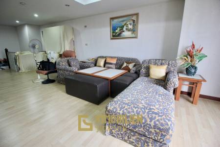 Cha Am Condotel: 4 Bedroom Condo Beach Front For Sale