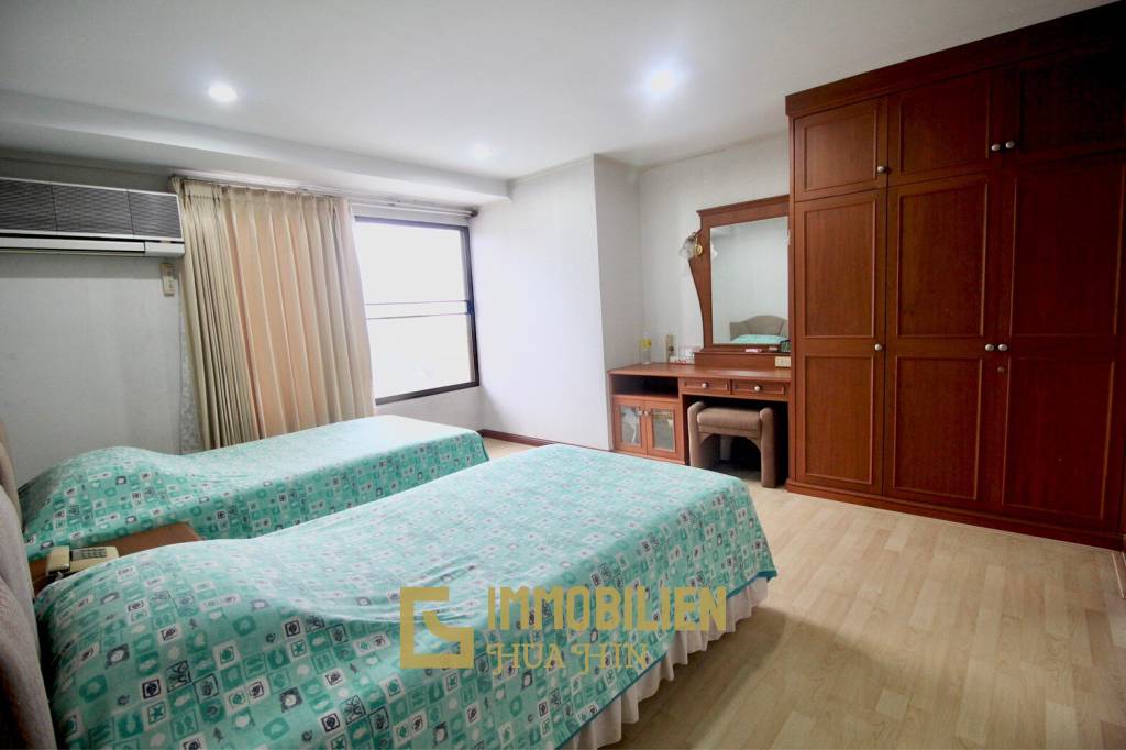 Cha Am Condotel: 4 Bedroom Condo Beach Front For Sale