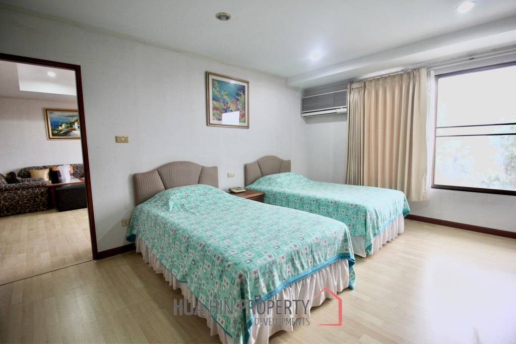 Cha Am Condotel: 4 Bedroom Condo Beach Front For Sale