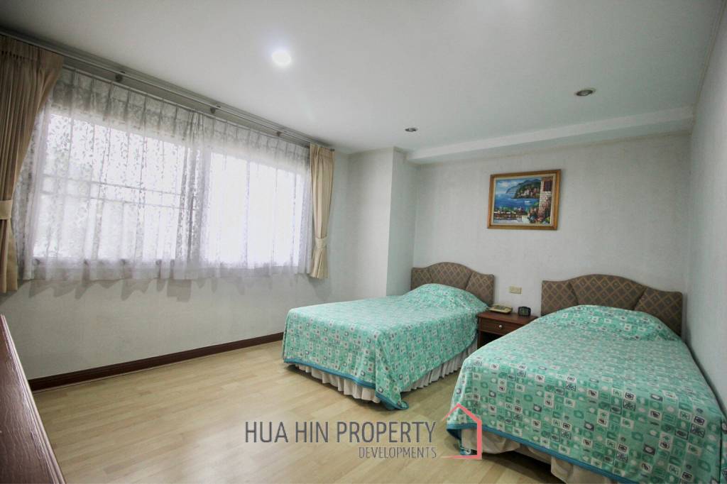 Cha Am Condotel: 4 Bedroom Condo Beach Front For Sale
