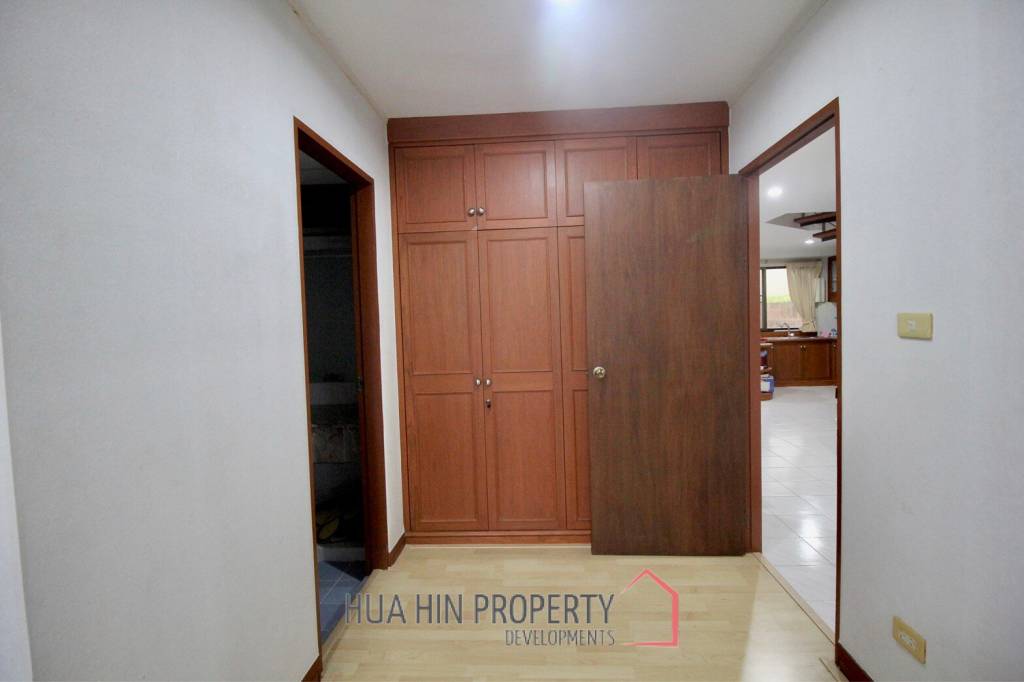Cha Am Condotel: 4 Bedroom Condo Beach Front For Sale