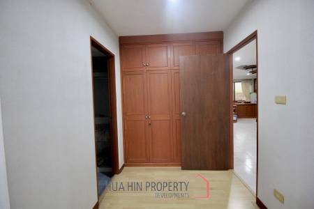 Cha Am Condotel: 4 Bedroom Condo Beach Front For Sale