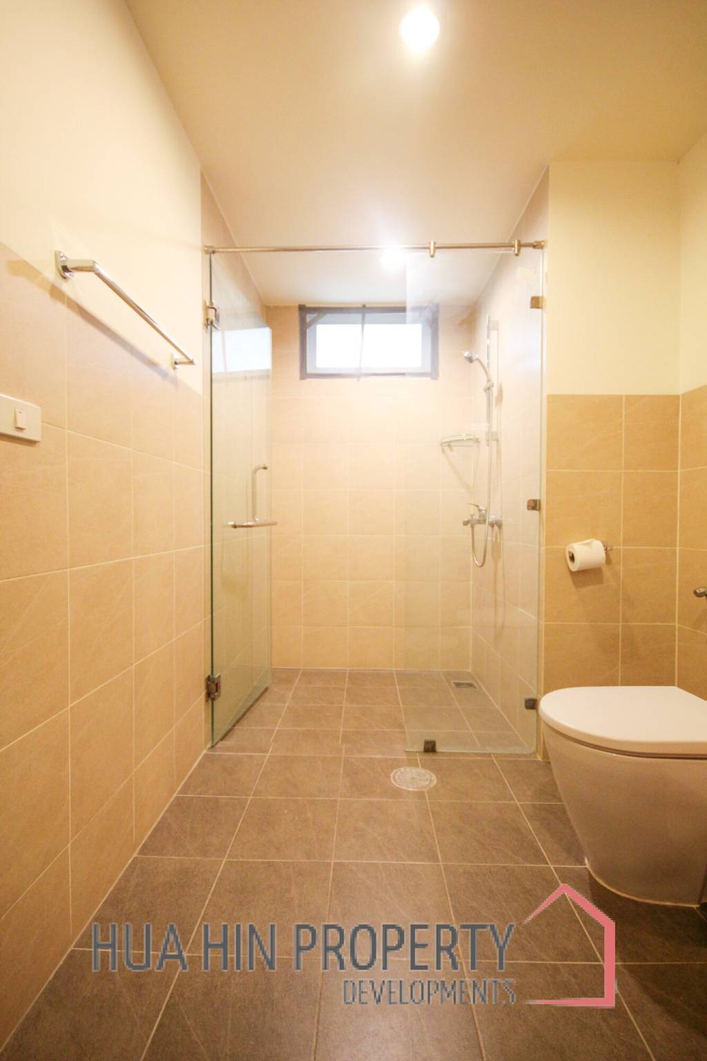 Searidge: Absolutely Stunning 2 Bedroom Condo For Sale
