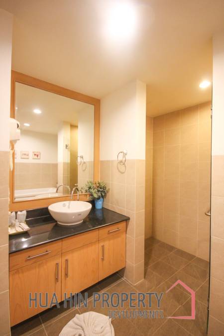 Searidge: Prestigious 2 Bedroom Unit For Sale