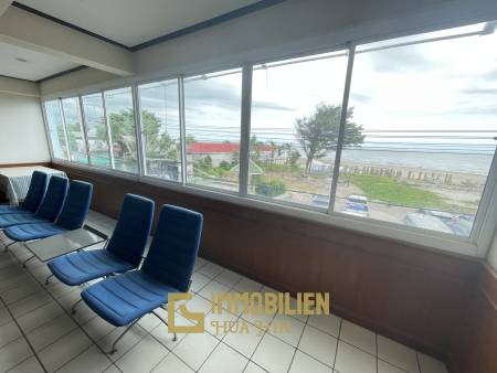 Direkt am Meer: 5 Etagen Geschäfts- oder Privathaus