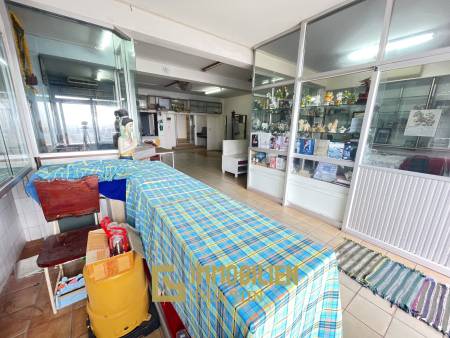 Direkt am Meer: 5 Etagen Geschäfts- oder Privathaus