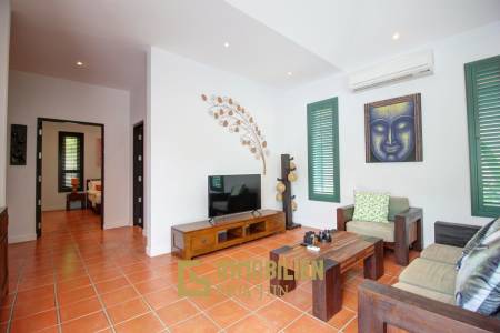 Gepflegte 3 Schlafzimmer Pool Villa