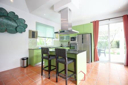 Well Maintained 3 Bedroom Pool Villa