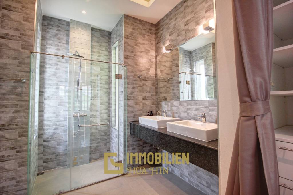 Gepflegte 3 Schlafzimmer Pool Villa