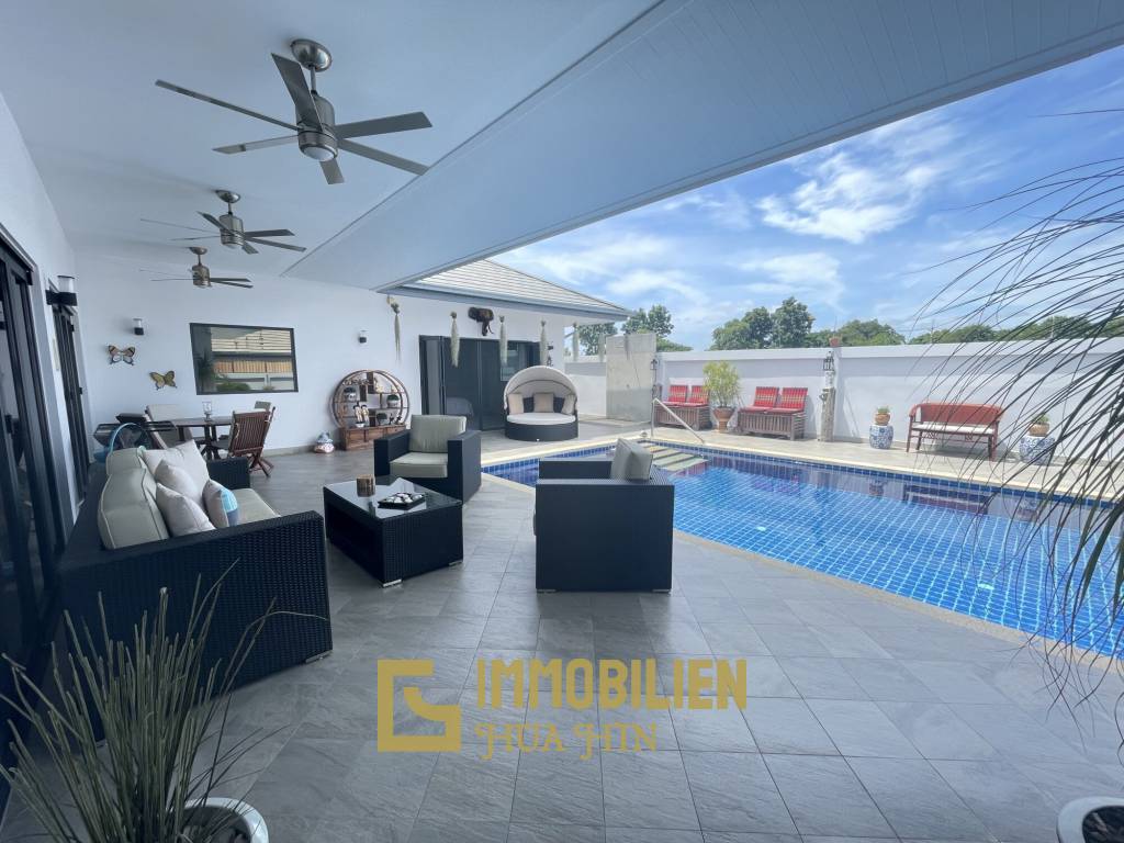 Sunset Views: 5 Schlafzimmer Villa in einem absolut großartigen Zustand
