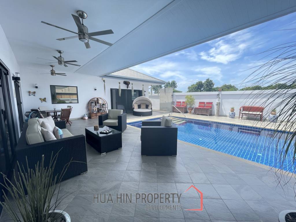 Sunset Views: 5 Bedroom Villa in absolutely superb condition