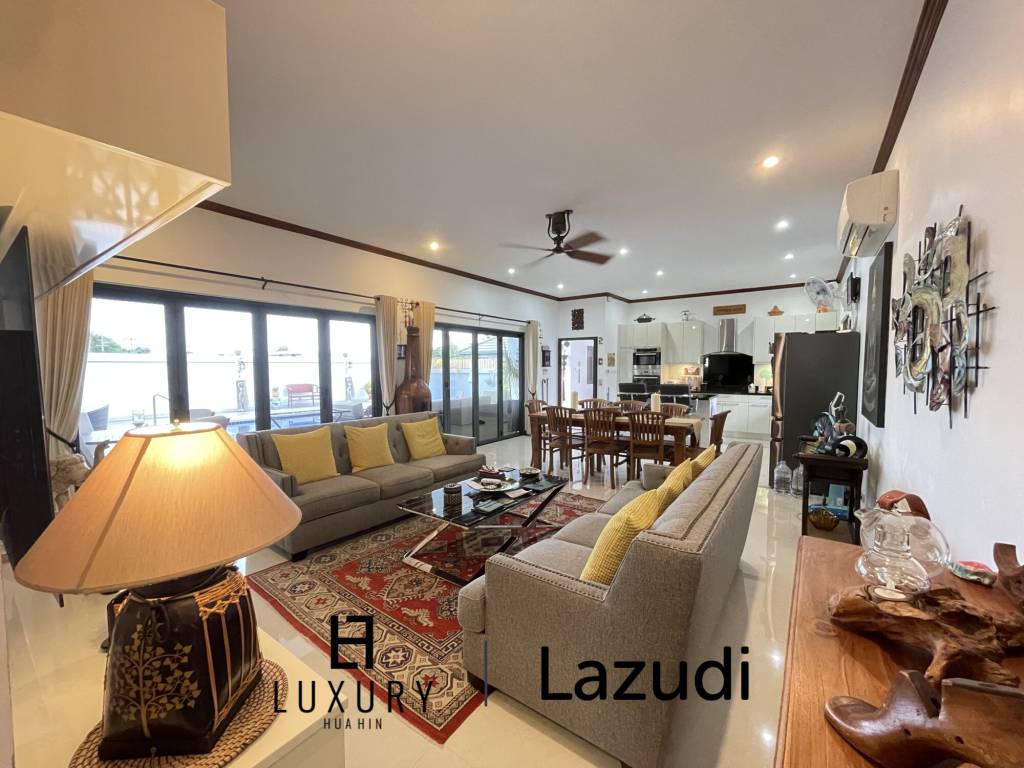 Infinity pool / 5 bedrooms / extremely well maintained