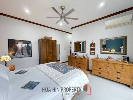 Sunset Views: 5 Bedroom Villa in absolutely superb condition