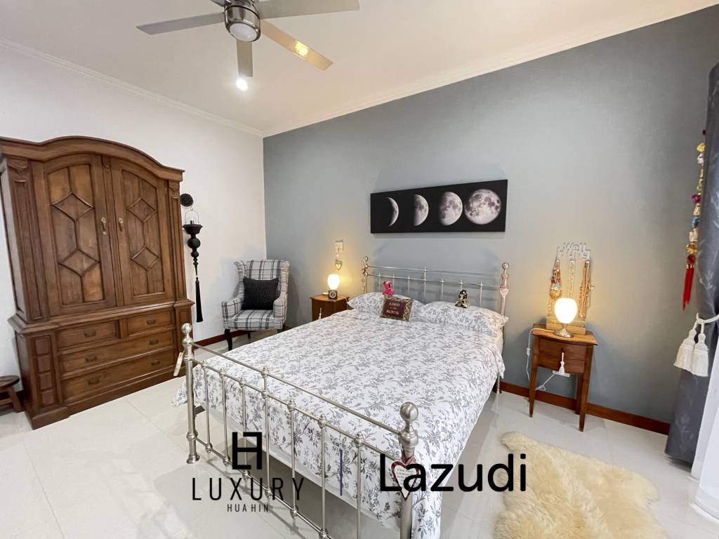 Infinity pool / 5 bedrooms / extremely well maintained