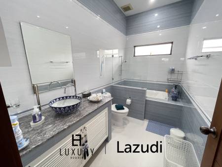 Infinity pool / 5 bedrooms / extremely well maintained