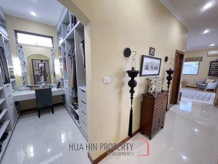 Sunset Views: 5 Bedroom Villa in absolutely superb condition