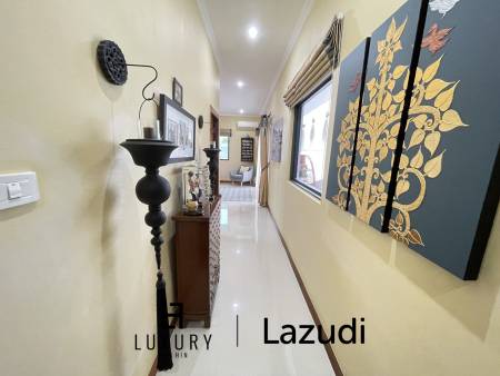 Infinity pool / 5 bedrooms / extremely well maintained