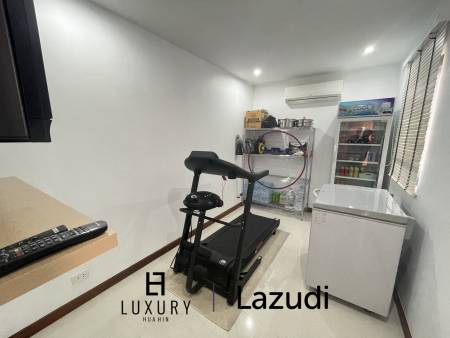 Infinity pool / 5 bedrooms / extremely well maintained