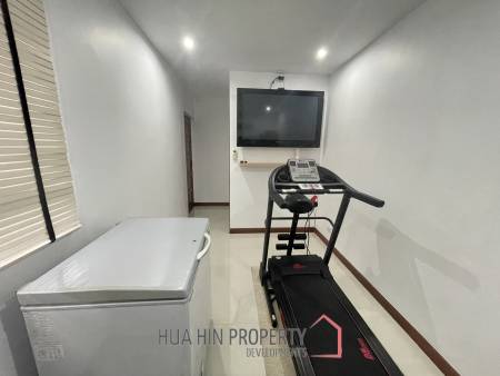 Sunset Views: 5 Bedroom Villa in absolutely superb condition