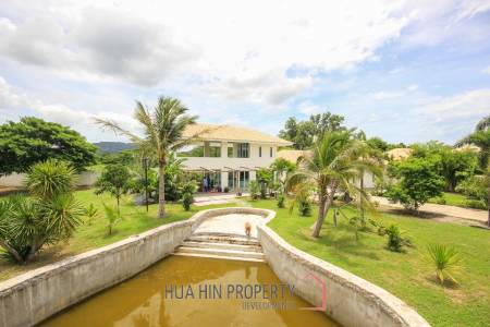 5 Bedroom House On Large Land Plot