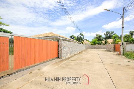 5 Bedroom House On Large Land Plot