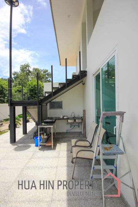 5 Bedroom House On Large Land Plot