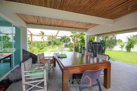 5 Bedroom House On Large Land Plot