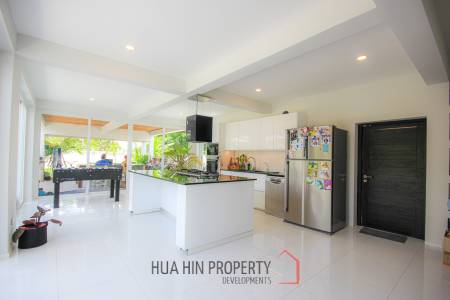 5 Bedroom House On Large Land Plot