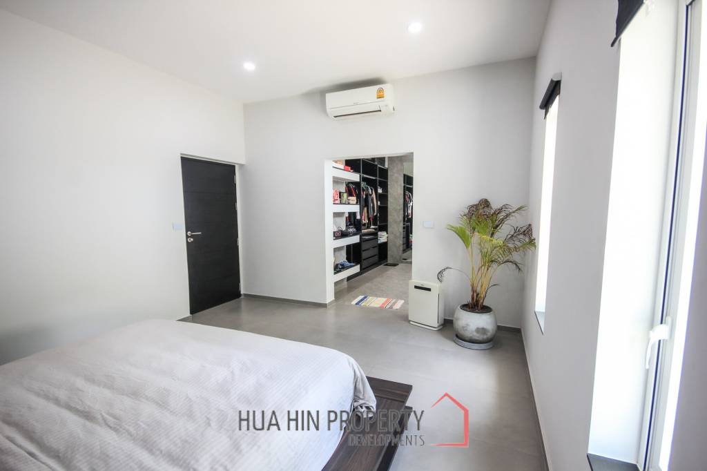 5 Bedroom House On Large Land Plot