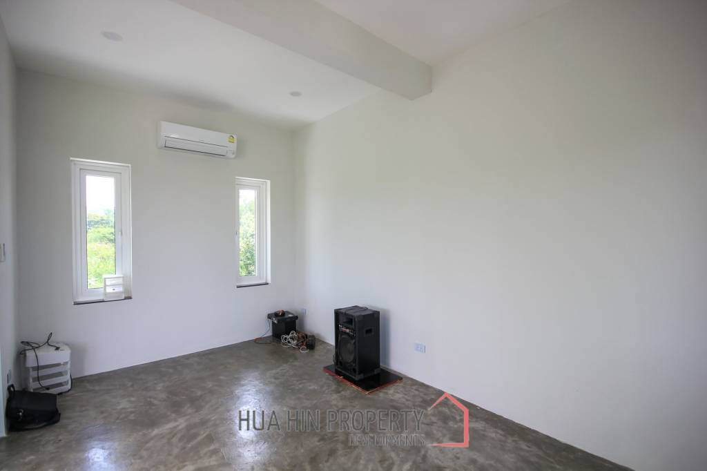 5 Bedroom House On Large Land Plot