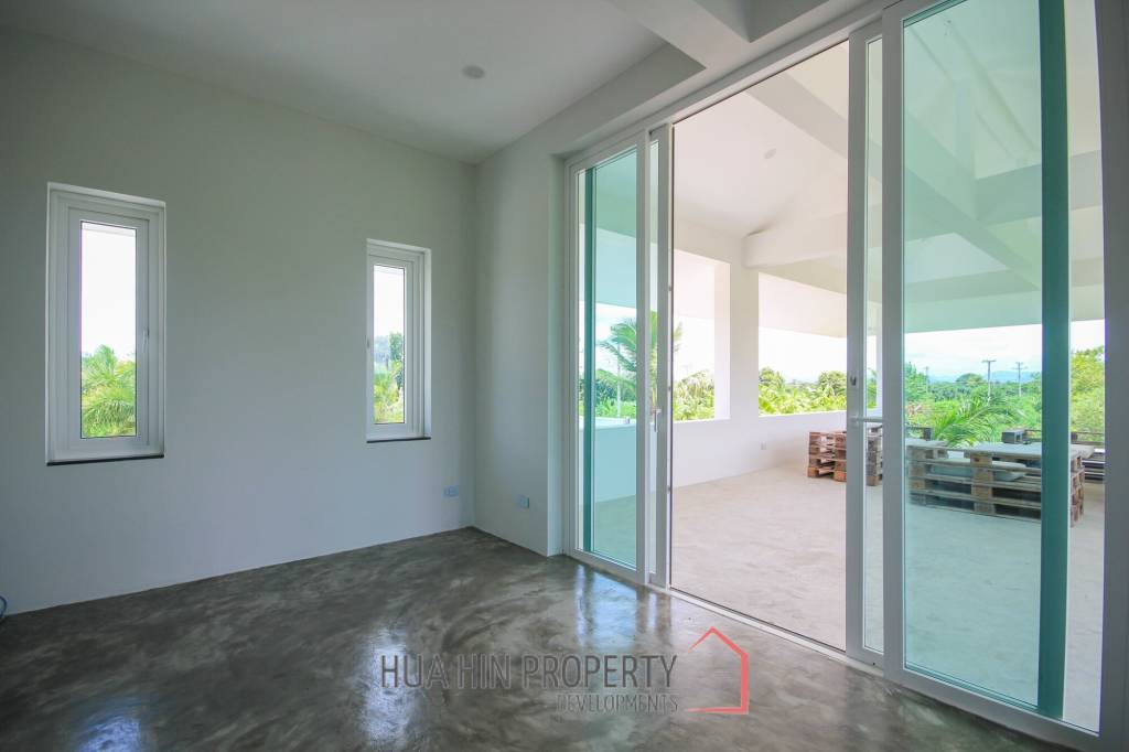 5 Bedroom House On Large Land Plot
