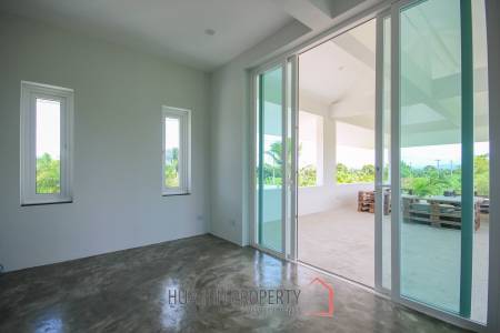 5 Bedroom House On Large Land Plot