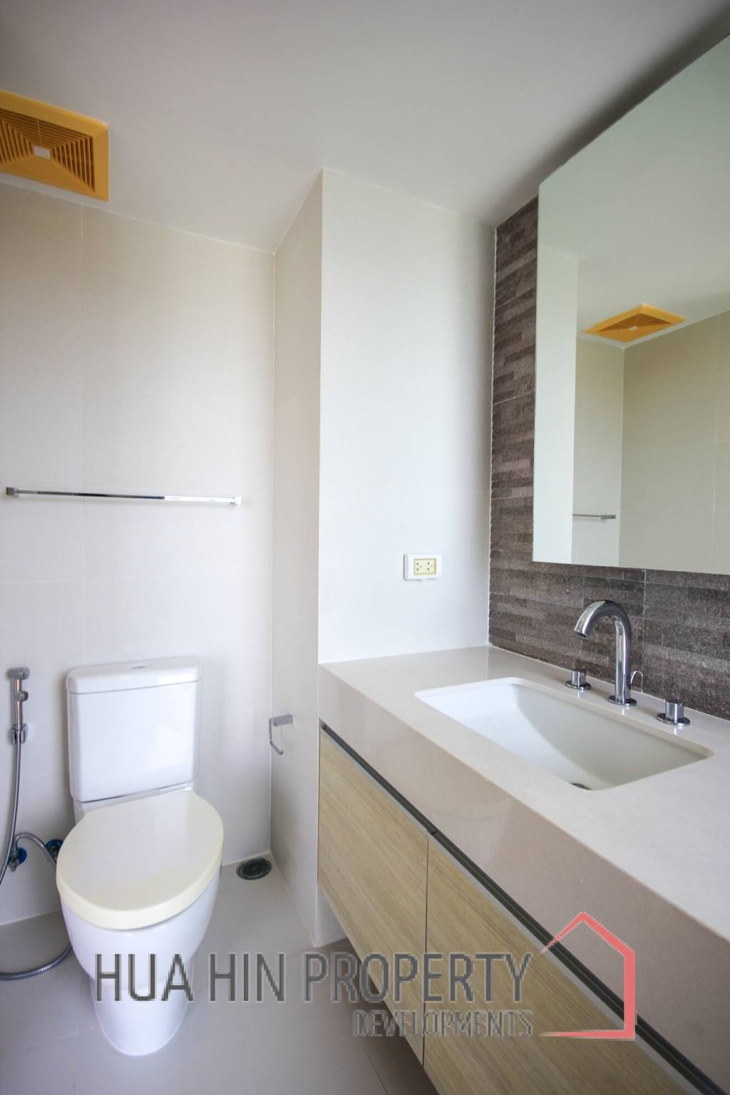 The Sanctuary: 2 Bedroom Condo With Stunning Views