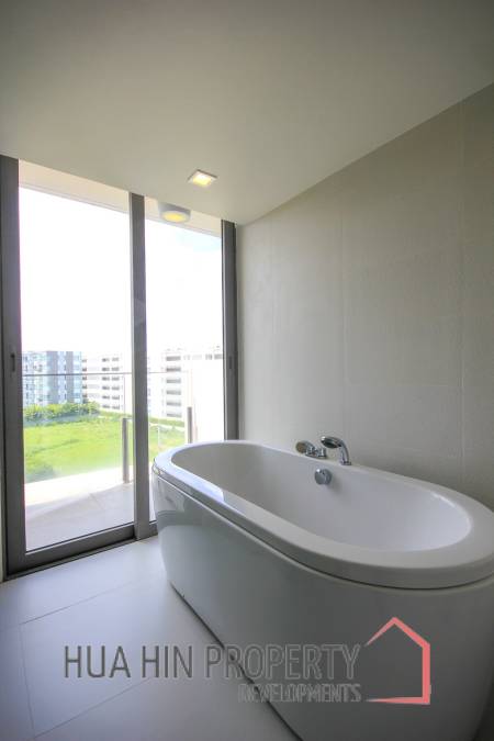 The Sanctuary: 2 Bedroom Condo With Stunning Views