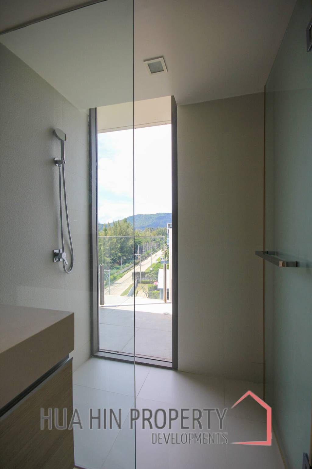 The Sanctuary: 2 Bedroom Condo With Stunning Views