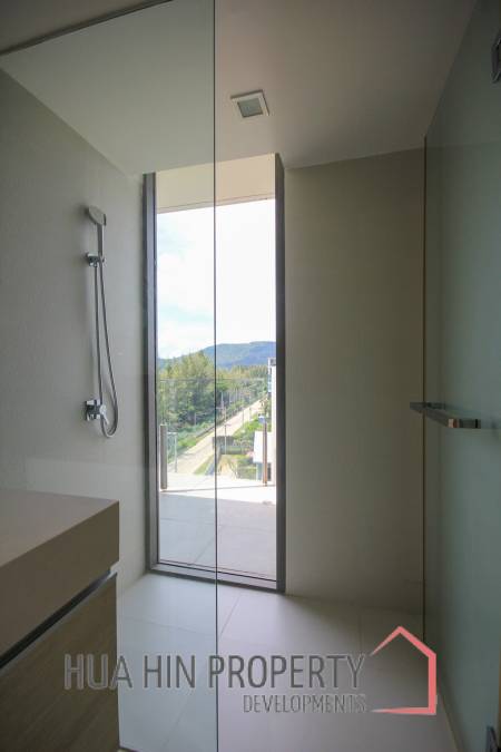 The Sanctuary: 2 Bedroom Condo With Stunning Views
