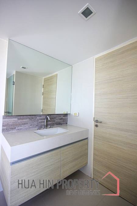 The Sanctuary: 2 Bedroom Condo With Stunning Views