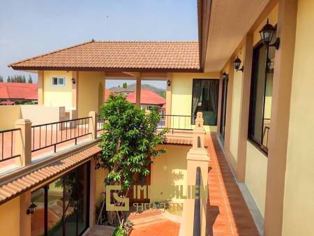 Freistehendes Haus im toskanischen Stil mit 3 Schlafzimmern in der Hua Hin Soi 102