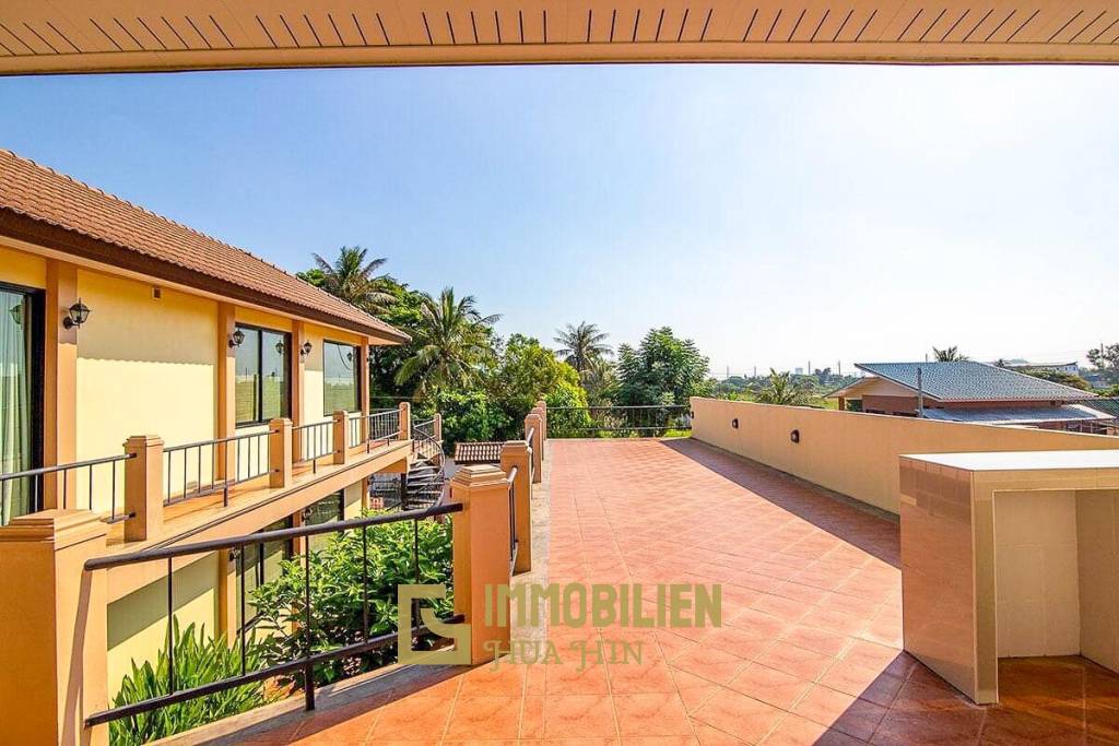 Freistehendes Haus im toskanischen Stil mit 3 Schlafzimmern in der Hua Hin Soi 102