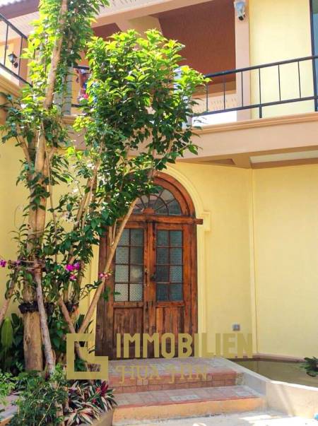 Freistehendes Haus im toskanischen Stil mit 3 Schlafzimmern in der Hua Hin Soi 102